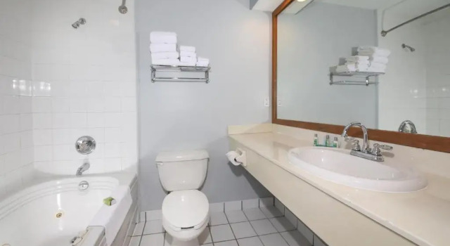 Номер Standard The Loyalist Country Inn & Conference Centre