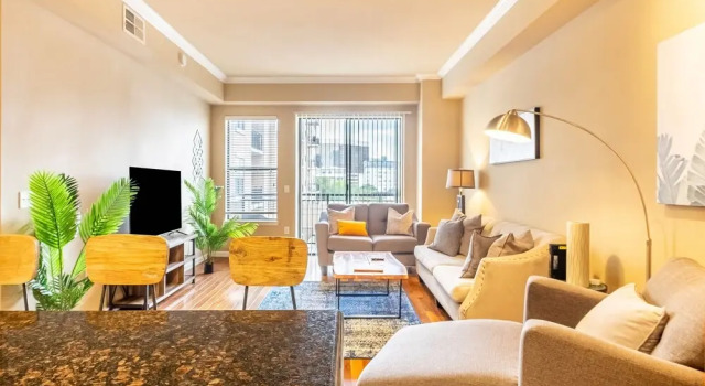 Executive Suite With Pool & Gym
