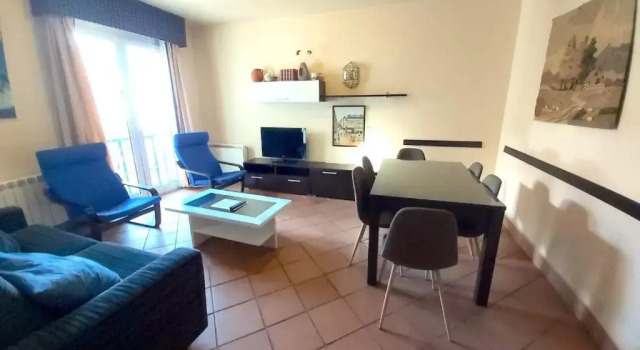 Plaza Andalucía Edificio Enebro 4-6 pax, Varaa Hotelli Pradollano 