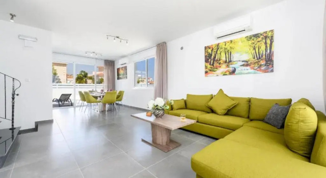 Вилла с 3 комнатами Green Bay Villa #13