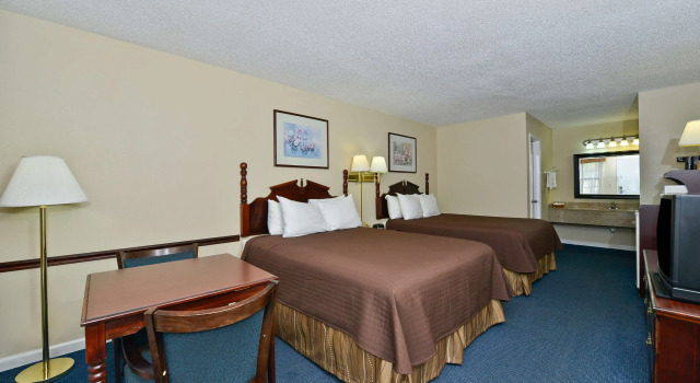 Четырёхместный номер Standard Americas Best Value Inn Hazlehurst