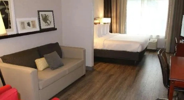 Одноместный люкс Country Inn & Suites by Radisson, Wilson, NC