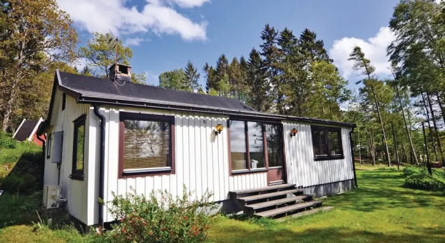 2 Bedroom Stunning Home In Uddevalla, Book Hotel Uddevalla 