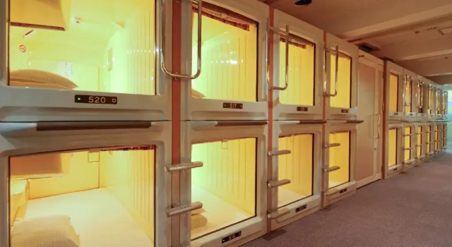 Мужская капсула Kobe Kua House Hotel
