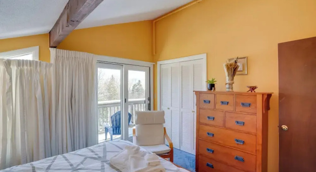 Bromley Mountain Escape w/ 2 Balconies: Hike & Ski, Buchen Sie Ferienwohnung  