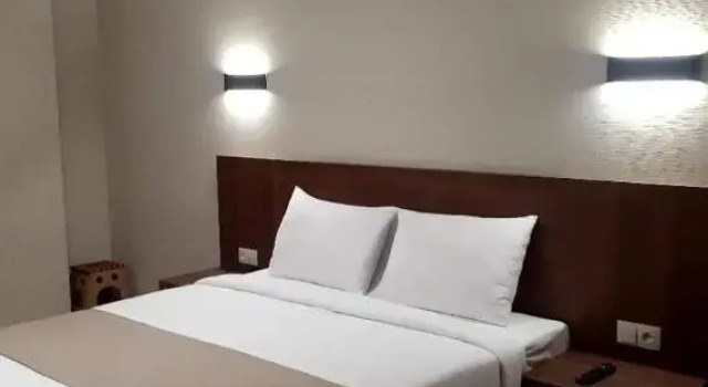 +995574777001