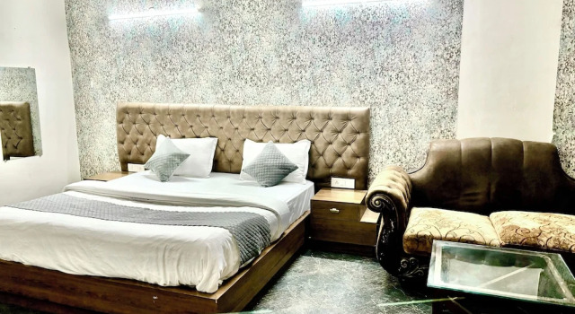 Hotel Pushpanjali, Забронировать Отель Отели Нью-Дели с парковкой, Парковка