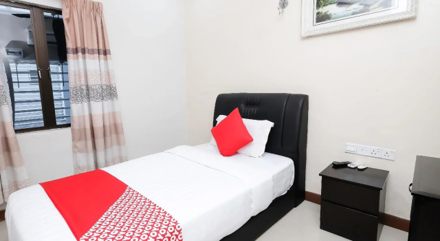Одноместный номер Standard OYO 714 Arina Hotel
