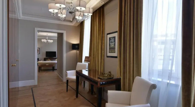 Yerevan Presidential Suite Royal Tulip Grand Hotel Yerevan