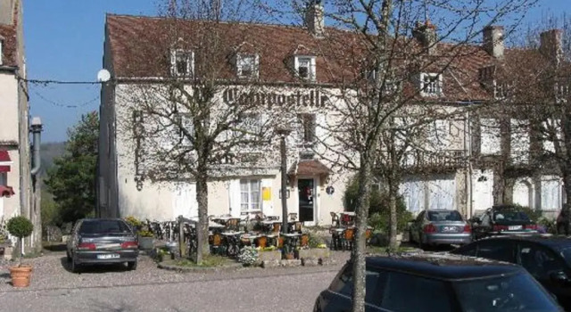 Le Compostelle, Book Hotel Vezelay Morvan
