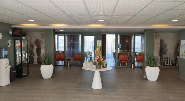 Domitys Le Jardin des Lys, Забронировать Отель Отели Orne с завтраком, Завтраки