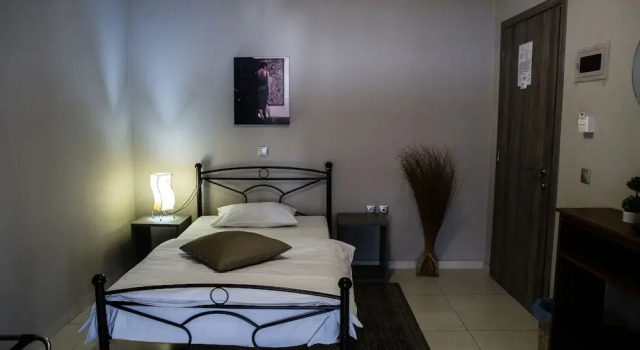 Ginas Studios, Book Hotel Aliveri Central Greece