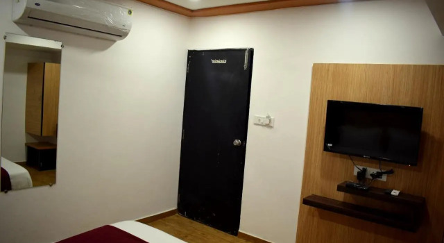 Hotel Palak Palace