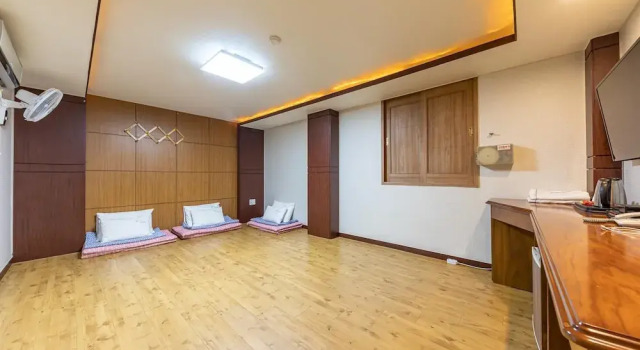 Gyeongju Chelsea Mini Hotel, Забронировать Мини-отель Мотели Кёнджу, рядом с Cheomseongdae, Мотель