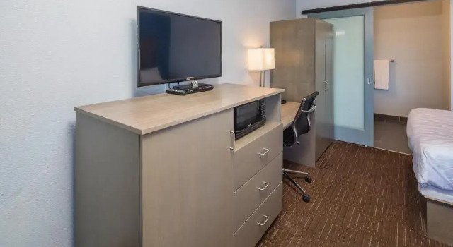 Четырёхместный номер Standard Silicon Valley Inn