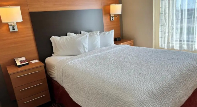 Люкс c 1 комнатой с видом на город TownePlace Suites by Marriott Detroit Troy
