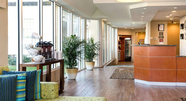 Comfort Suites Beachfront, Забронировать Отель Отели в центре Вирджиния-Бич, в центре, Парковка
