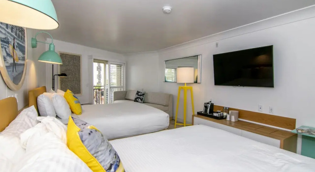 Четырёхместный номер Standard Ocean Park Inn