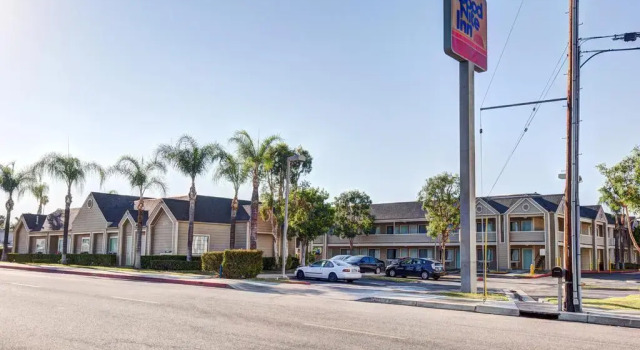Четырёхместный номер Standard Good Nite Inn Redlands