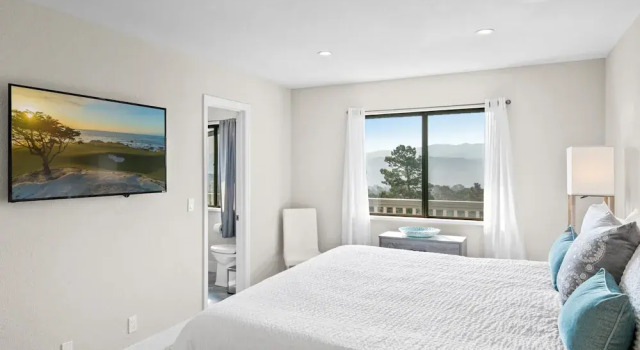 Newly Remodeled 4/4 With Bonus Room! Spectacular Valley Views! Aquarium Passes Available, Prenota Casa vacanze Carmel Highlands Indiana