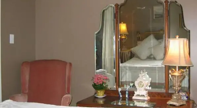 Dorchester House Bed & Breakfast, Varaa Hotelli Niagara Wine Region Ontario