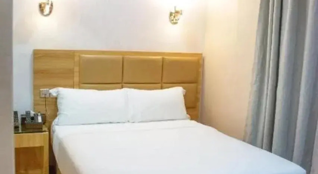 SAMI HOTEL, Забронировать Отель Отели и гостиницы Уагадугу, рядом с National Museum of Music, Отель