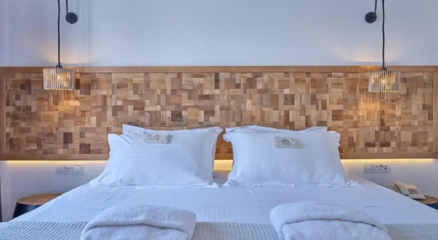 Полулюкс Parian Village Beach Hotel