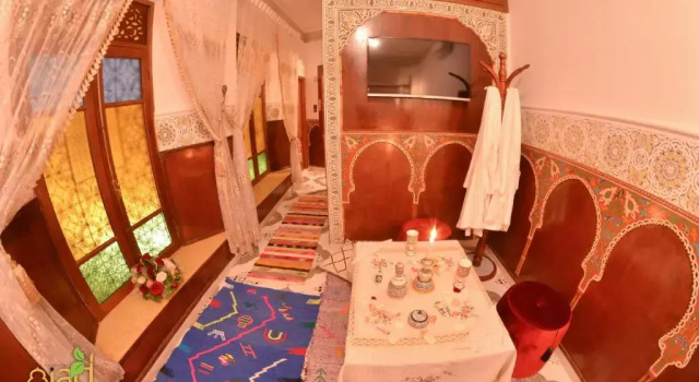 Люкс с балконом Riad Fes Madaw