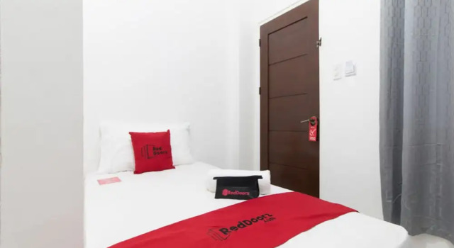 Номер Standard RedDoorz near Liceo De Cagayan University Highschool