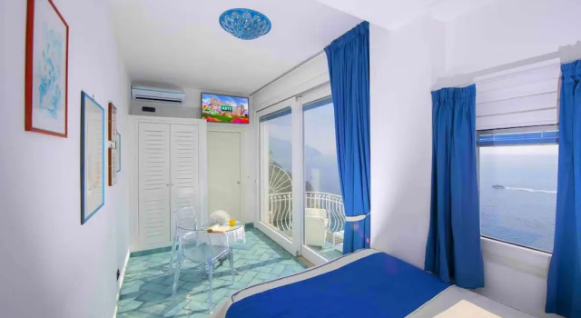Полулюкс с балконом и с видом на море Hotel La Ninfa