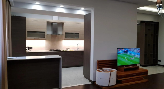 Northern Avenue, 3 bedrooms Luxury, New Renovated apartment TT666, Prenota Appartamento Erevan Armenia