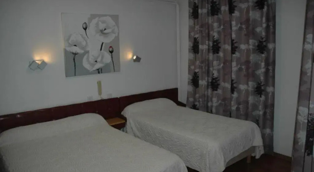 Трёхместный номер Standard с красивым видом из окна Hotel du Luxembourg