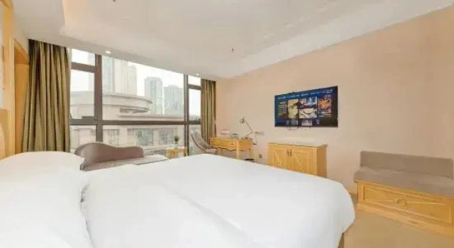 Двухместный люкс Vienna Hotel Chongqing Dazushike Hongsheng Plaza