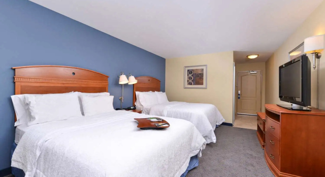 Четырёхместный номер Standard Hampton Inn Evanston