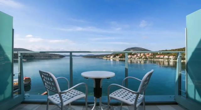 Двухместный номер с балконом и with side sea view Admiral Grand Hotel