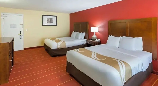 Четырёхместный номер Standard Days Inn by Wyndham Lebanon/Hanover