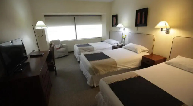 Трёхместный номер Standard Almacruz Hotel