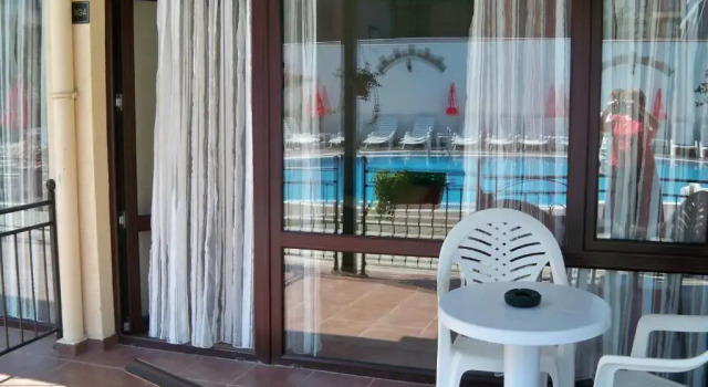 Студия с балконом и с красивым видом из окна Apartment Tourist Complex Rose Village