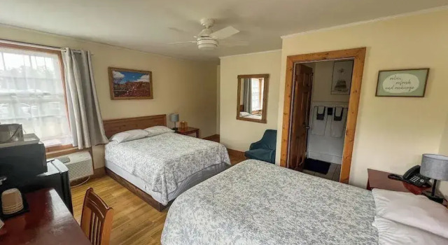 Четырёхместный номер Standard Carolina Country Inn