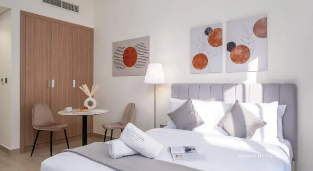 Large Balcony Studio 10mins From Dubai Mall