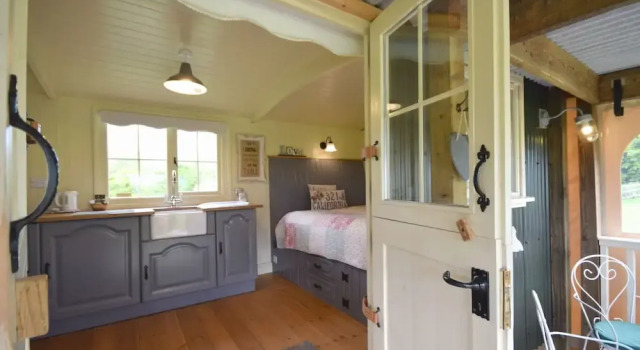 Keepers Cosy, Shepherds Hut , Alresford 491853, Забронировать Отель Альресфорд 