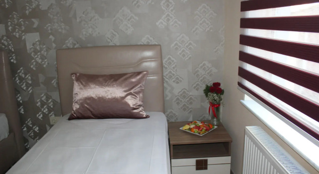 Gorur Hotel, Забронировать Отель Фатих Стамбул, рядом с Библиотека Стамбульского университета