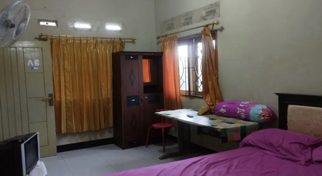 OYO Life 93403 Penginapan Adinda, Book Hotel Hotels in Lombok with Parking, Parking