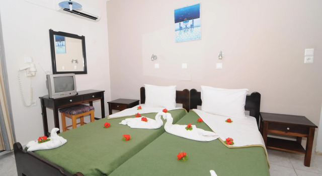 Nefeli Hotel, Забронировать Отель Отели и гостиницы Лампи, Отель