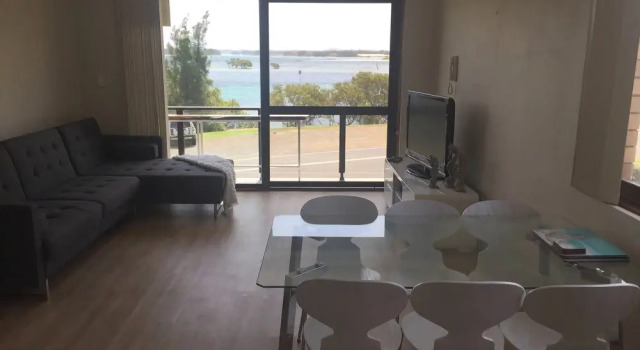 Wallis View - Lakeside Family Retreat