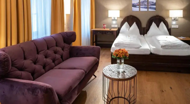 Апартаменты Altstadt Hotel Stadtkrug