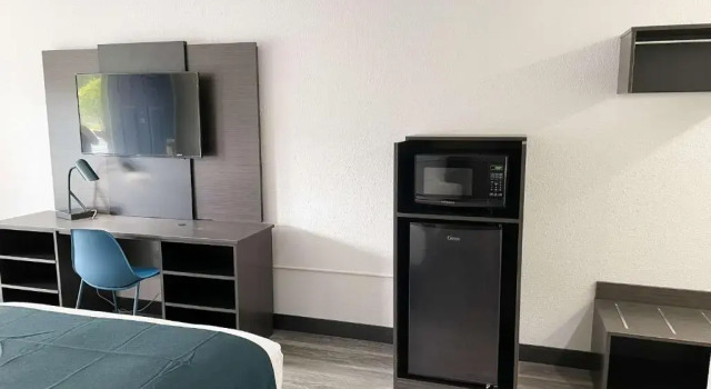 Четырёхместный номер Standard Motel 6 West Columbia SC Airport