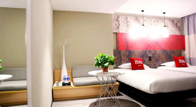 Ibis Pingliang Kongtong West road Hotel, Rezerwuj Hotel Hotele 3-gwiazdkowe w Pingliang, 3*