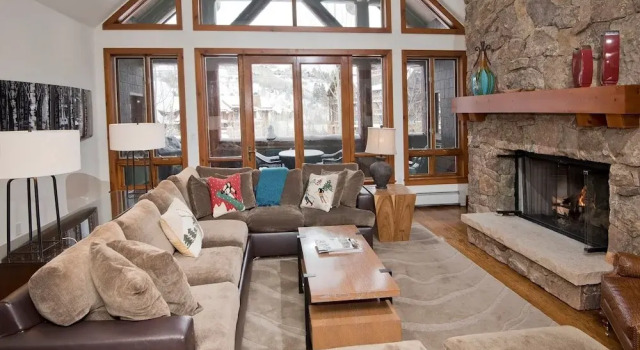 Lavish 3br 3.5ba Bachelor Gulch  Steps To Lifts 3 Bedroom Condo by RedAwning, Забронировать Апартаменты/квартира Отели Бивер-Крик с бассейном, Бассейн