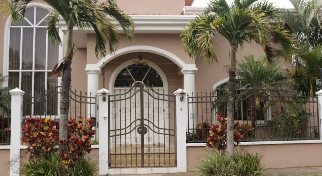 Deluxe Property in Cariari